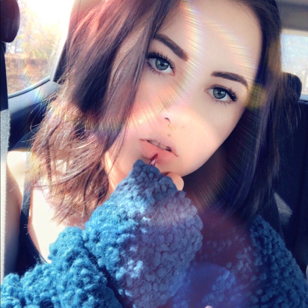 Meet your Posher, Aurora